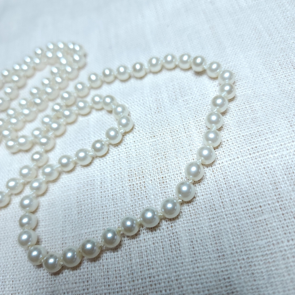 Vintage Pearl Necklace Glass Beaded Made In Japan  24" Hand Knot - Picture 3 of 9